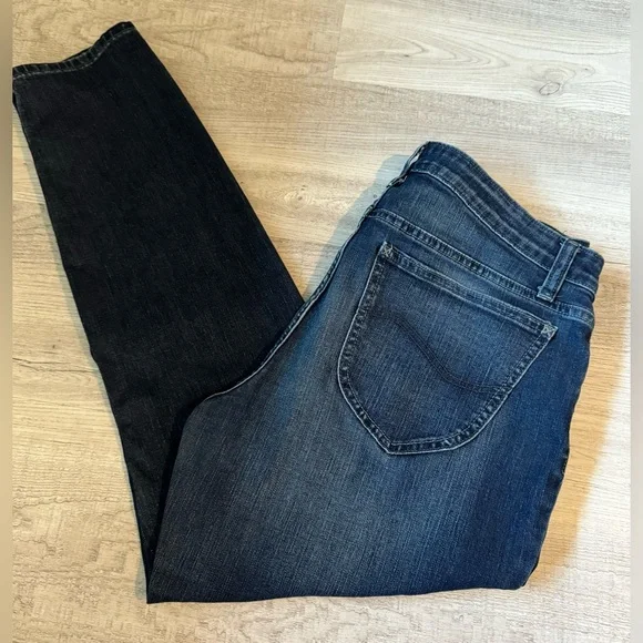 Lee Riders Mid-rise Skinny Jeans. Size 14M. Color Blue. - Picture 4 of 6